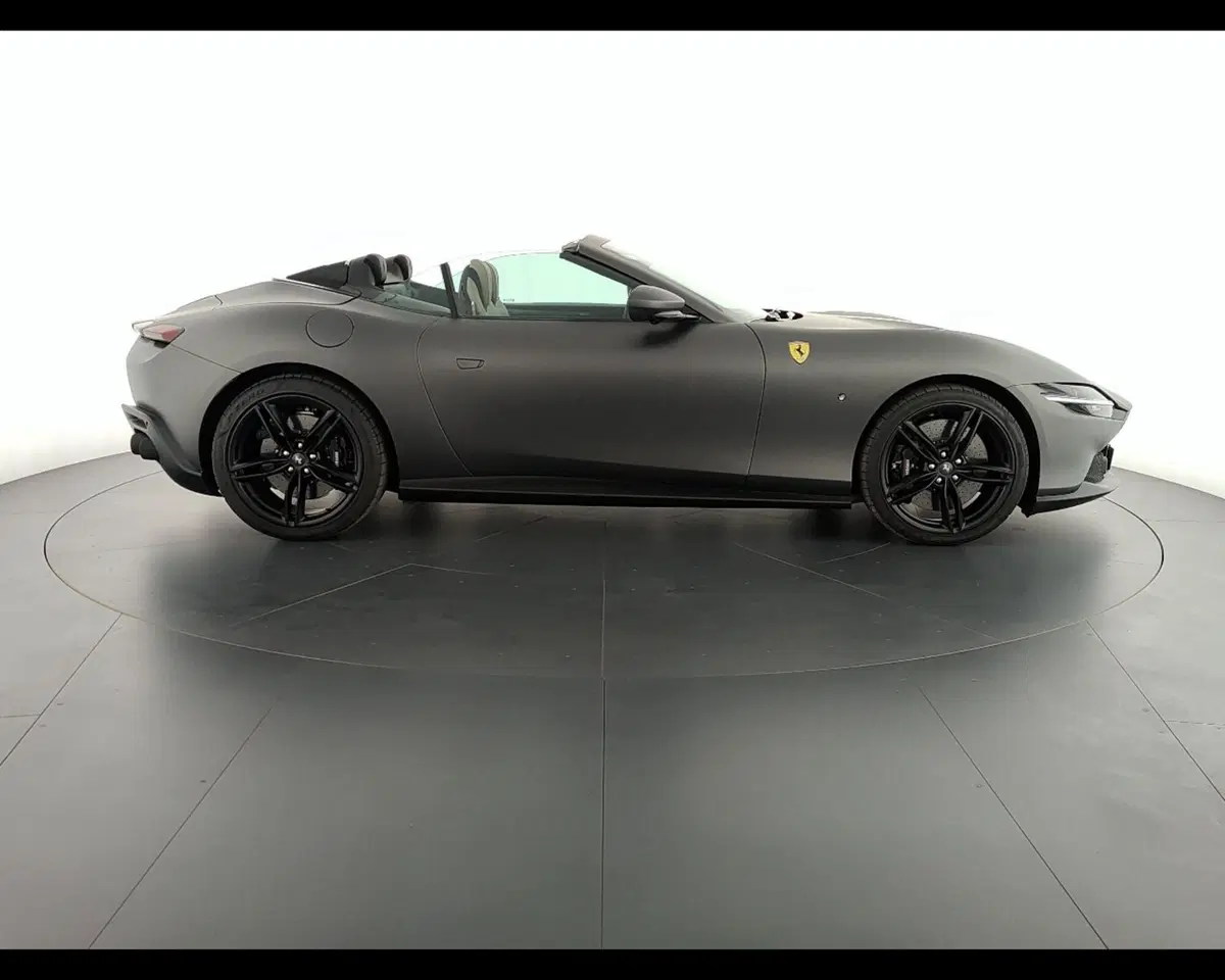 Ferrari Roma Spider nuova a Verona (9)