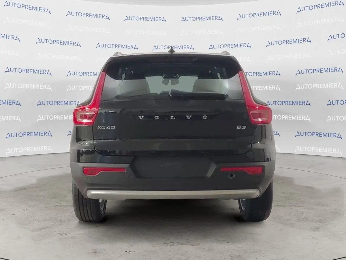 Volvo XC40 usata a Como (4)