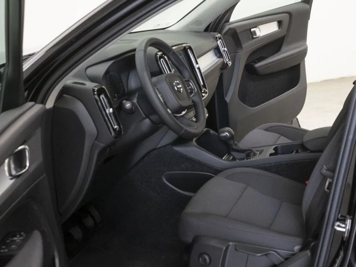 Volvo XC40 usata a Como (16)