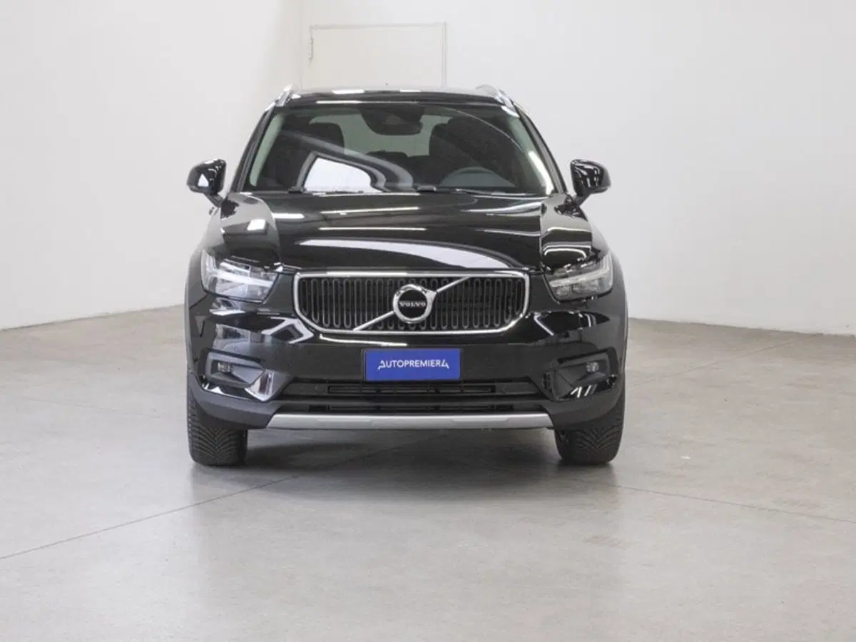 Volvo XC40 usata a Como (2)