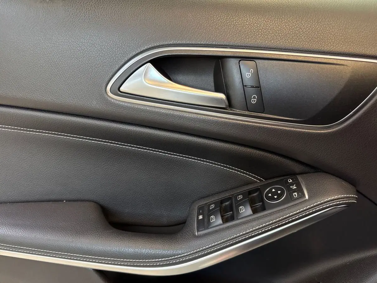 Mercedes-Benz GLA SUV usata a Ancona (17)