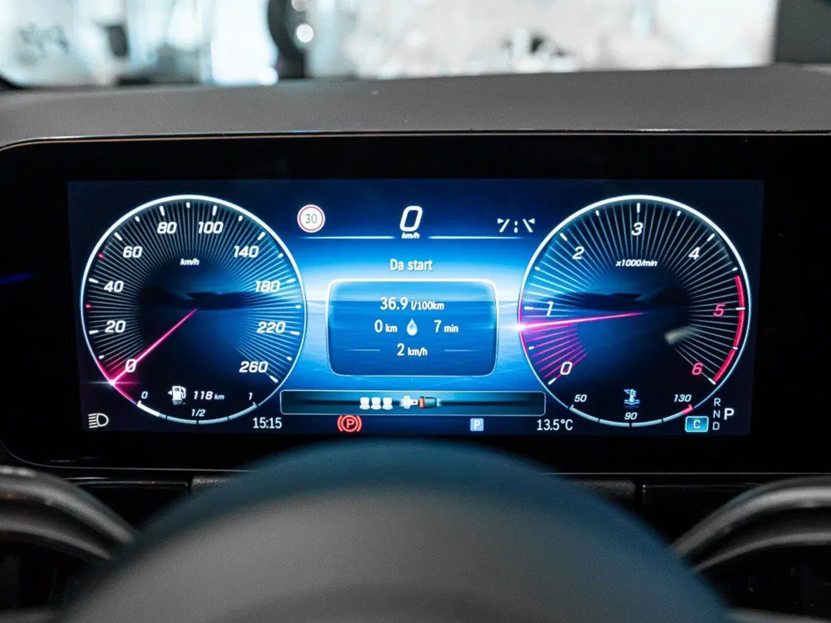 Mercedes-Benz GLA SUV nuova a Ancona (15)