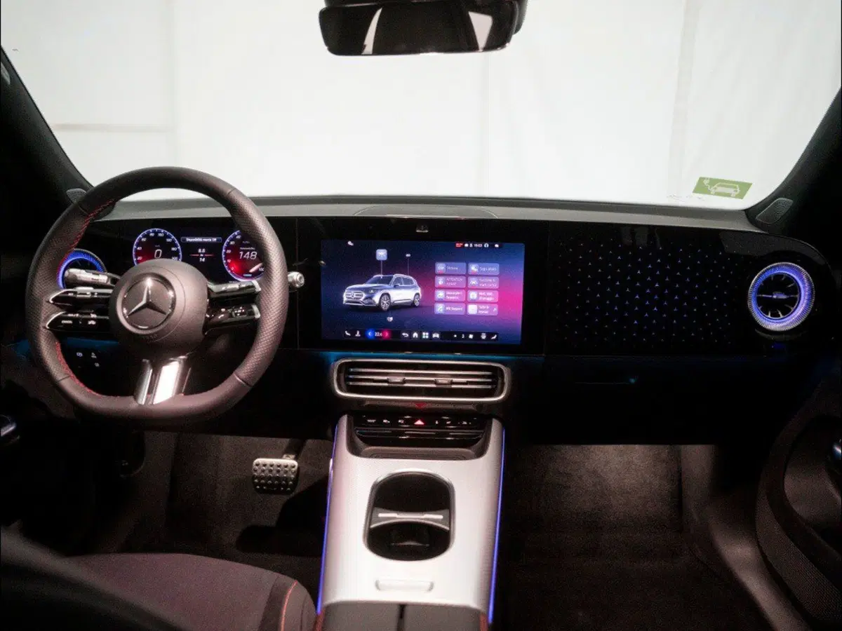 Mercedes-Benz GLB EQ nuova a Macerata (14)