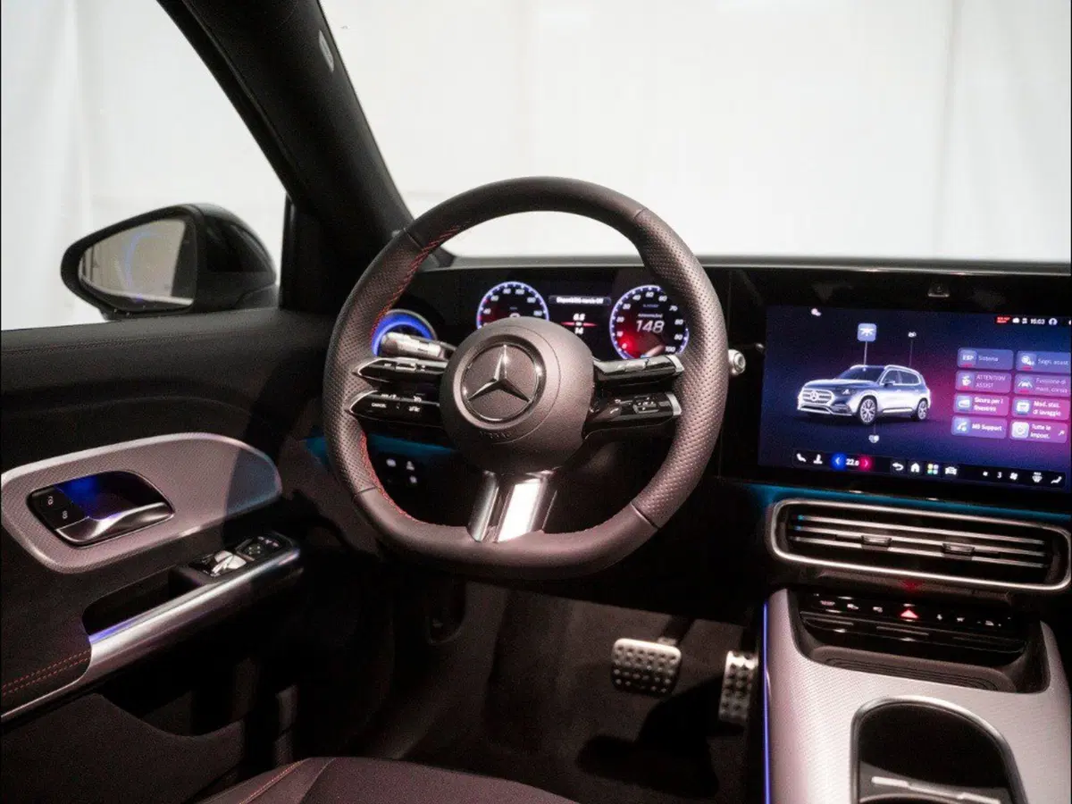 Mercedes-Benz GLB EQ nuova a Macerata (15)