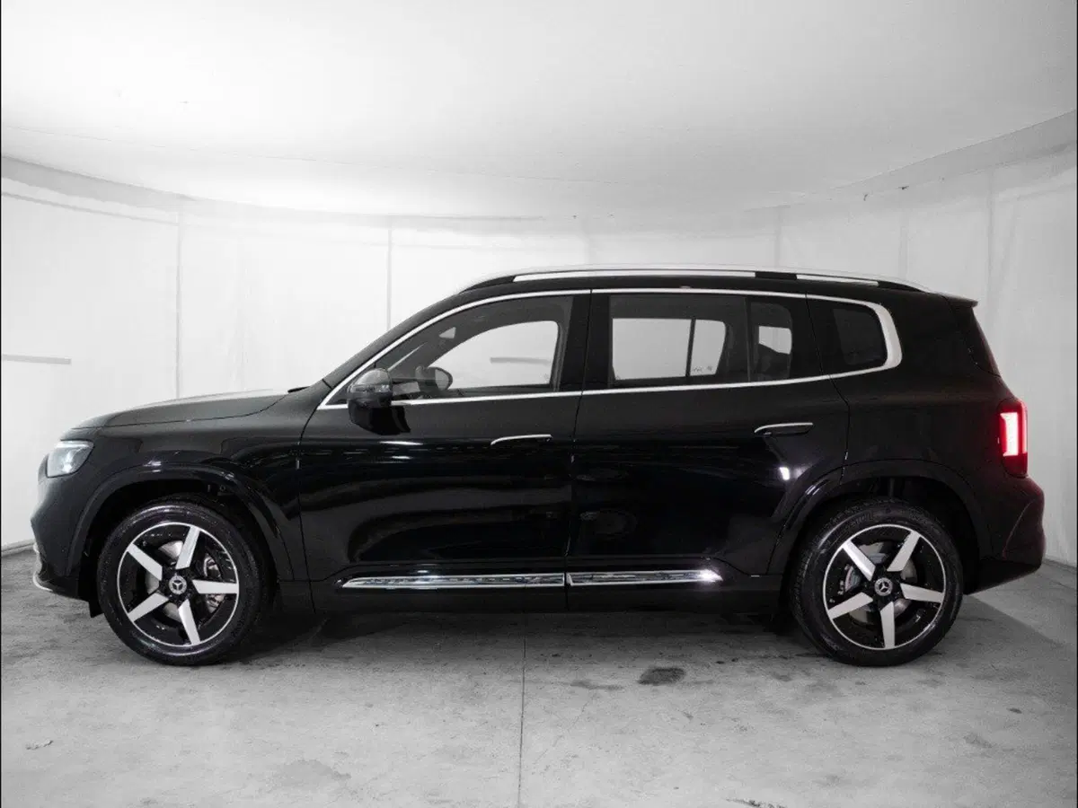 Mercedes-Benz GLB EQ nuova a Macerata (2)