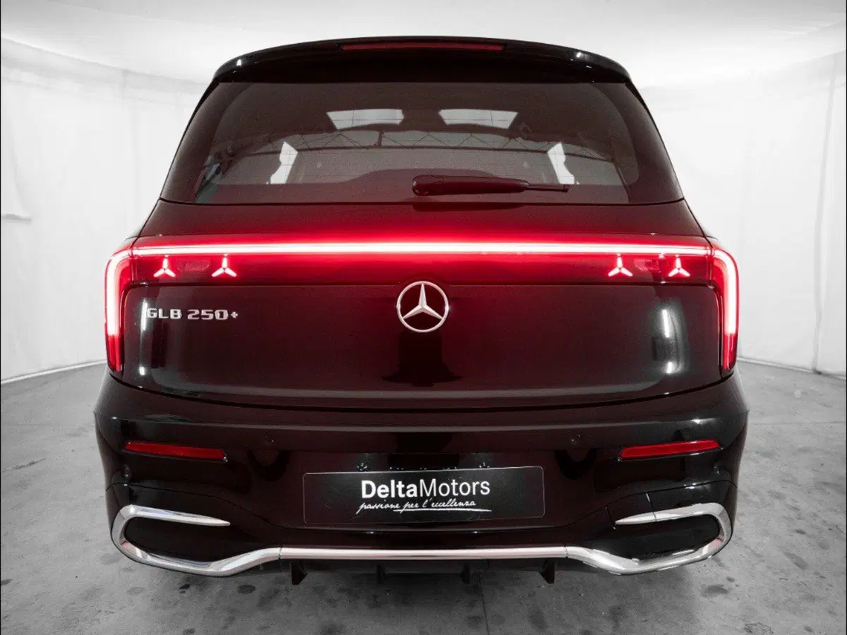 Mercedes-Benz GLB EQ nuova a Macerata (3)