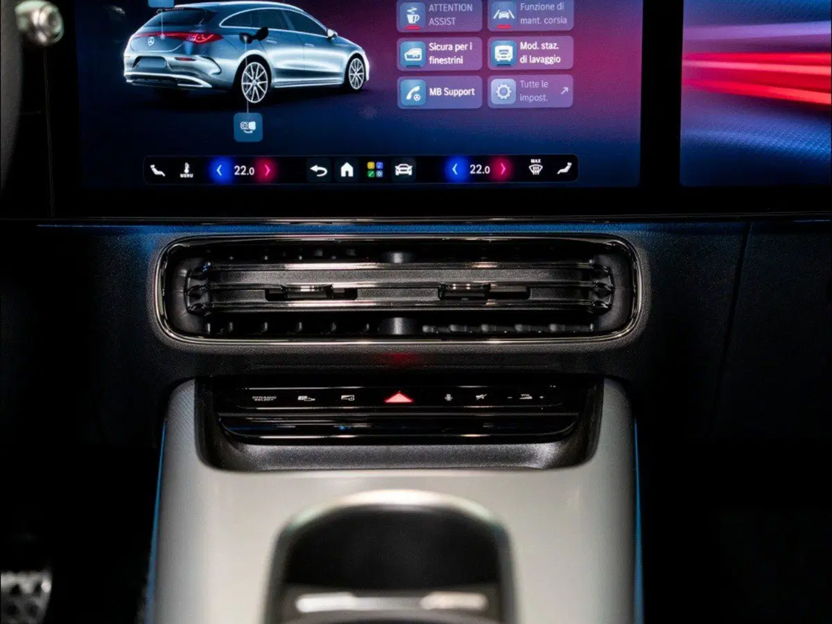 Mercedes-Benz CLA Shooting Brake nuova a Macerata (20)