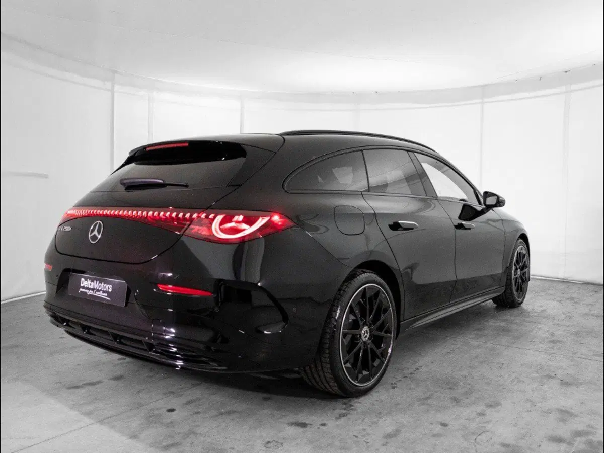 Mercedes-Benz CLA Shooting Brake nuova a Macerata (4)