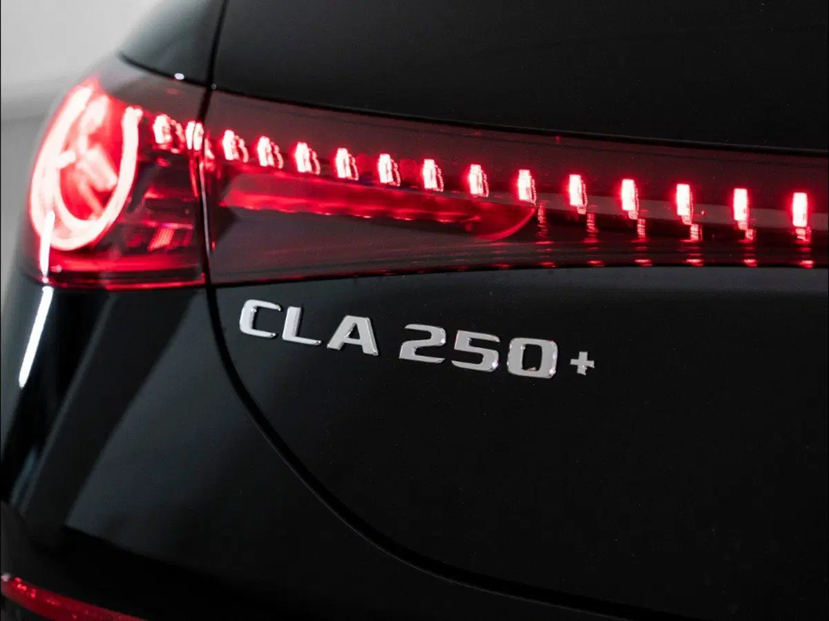 Mercedes-Benz CLA Shooting Brake nuova a Macerata (9)