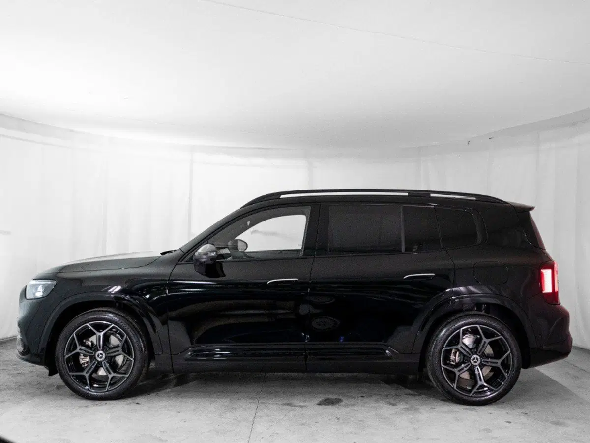 Mercedes-Benz GLB nuova a Macerata (2)