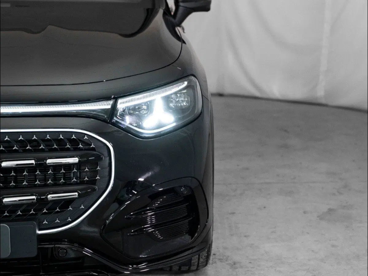 Mercedes-Benz GLB nuova a Macerata (6)