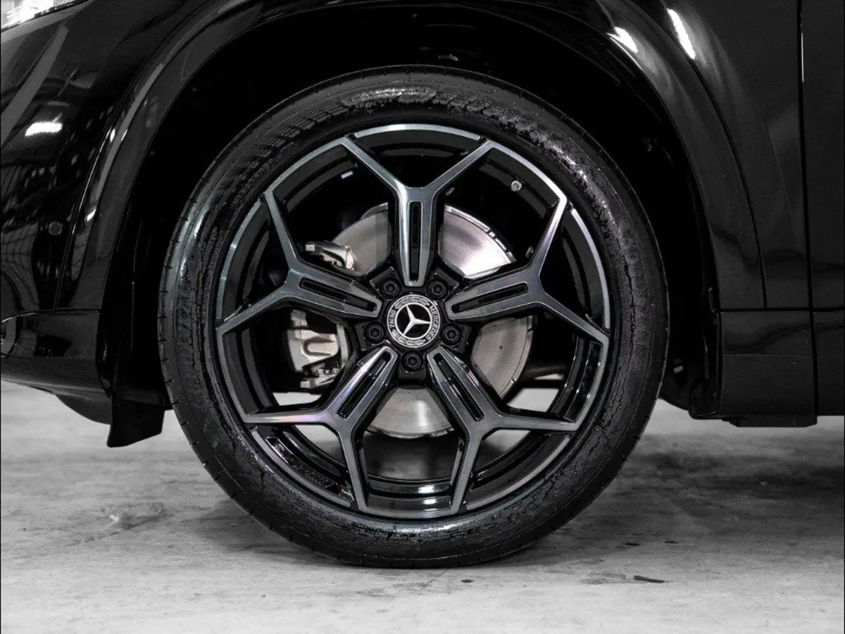 Mercedes-Benz GLB nuova a Macerata (7)