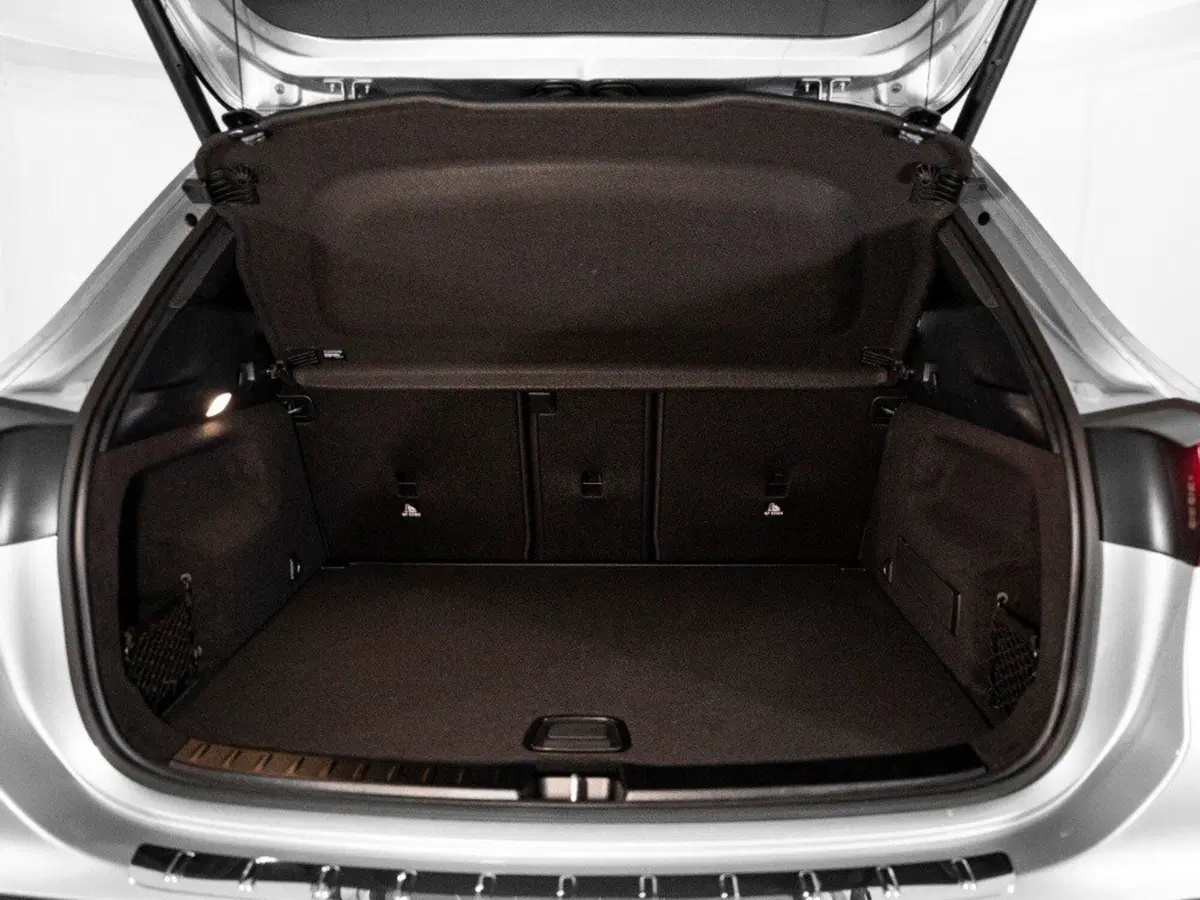 Mercedes-Benz GLA SUV nuova a Macerata (10)