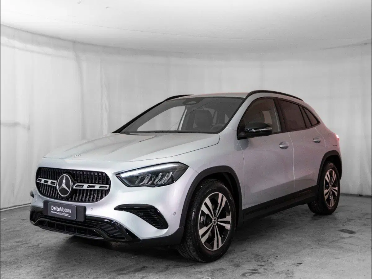 Mercedes-Benz GLA SUV nuova a Macerata