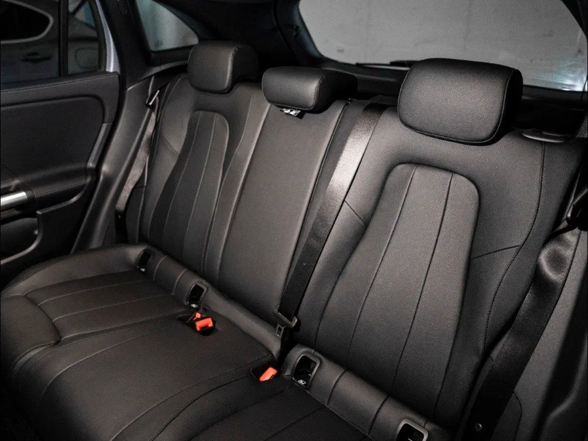 Mercedes-Benz GLA SUV nuova a Macerata (12)
