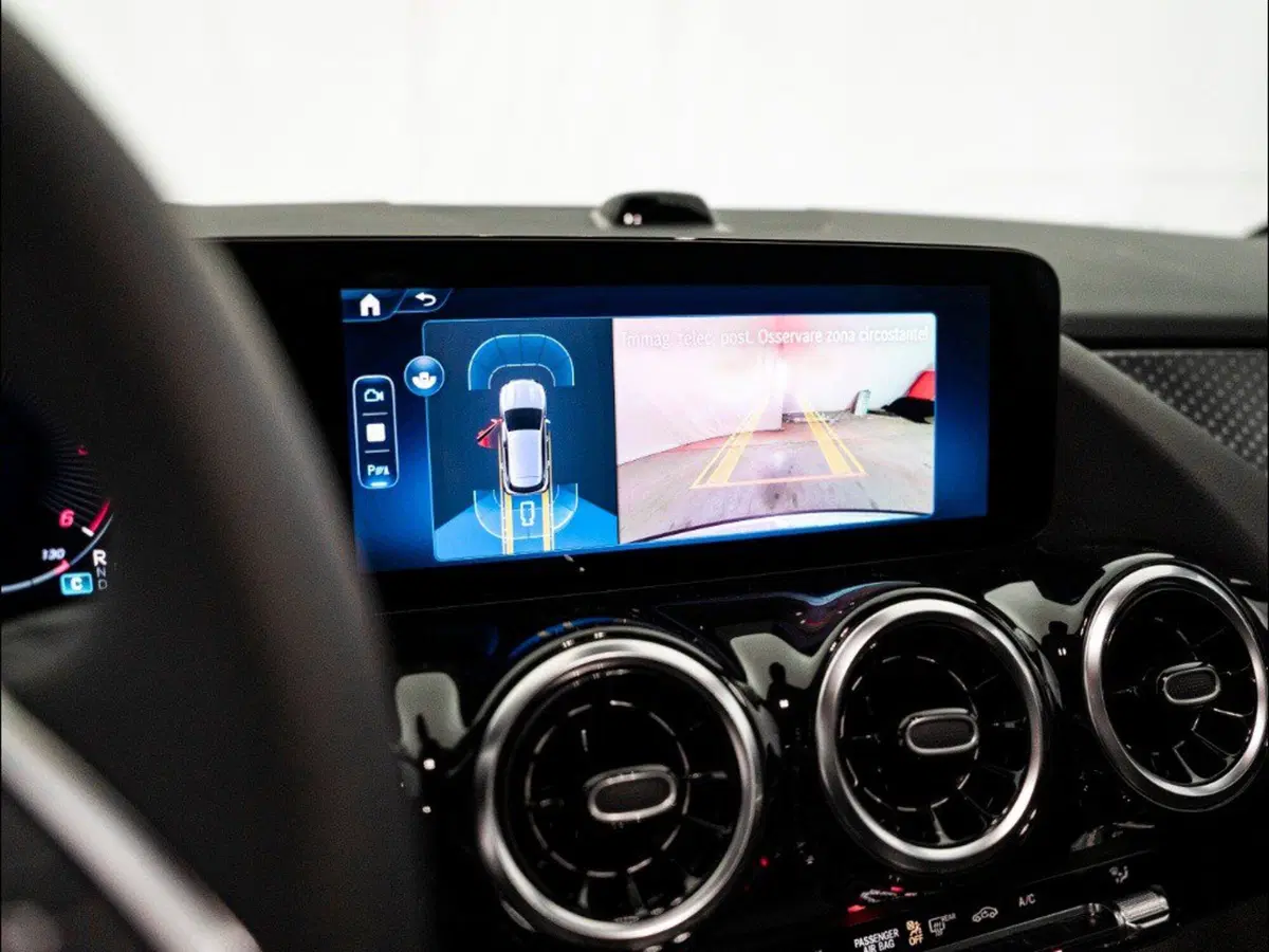 Mercedes-Benz GLA SUV nuova a Macerata (16)