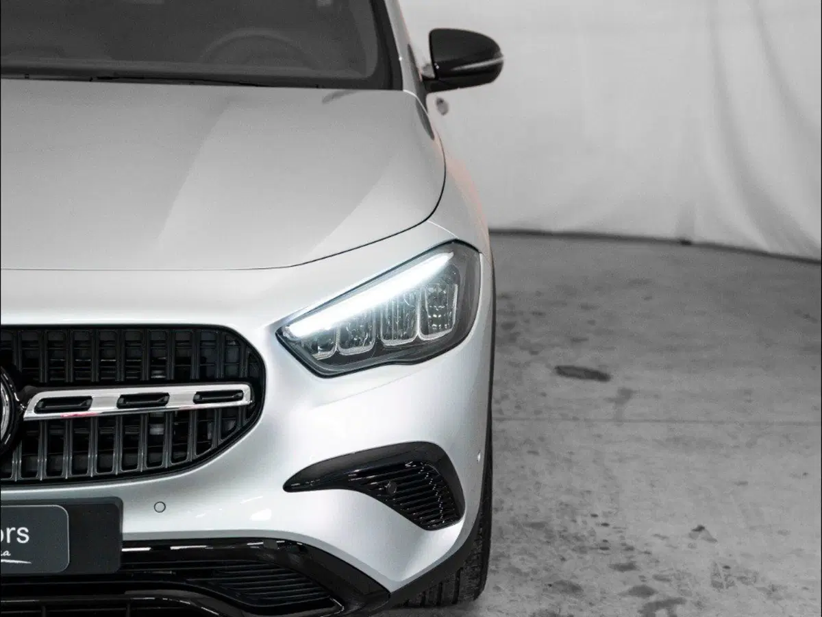 Mercedes-Benz GLA SUV nuova a Macerata (6)