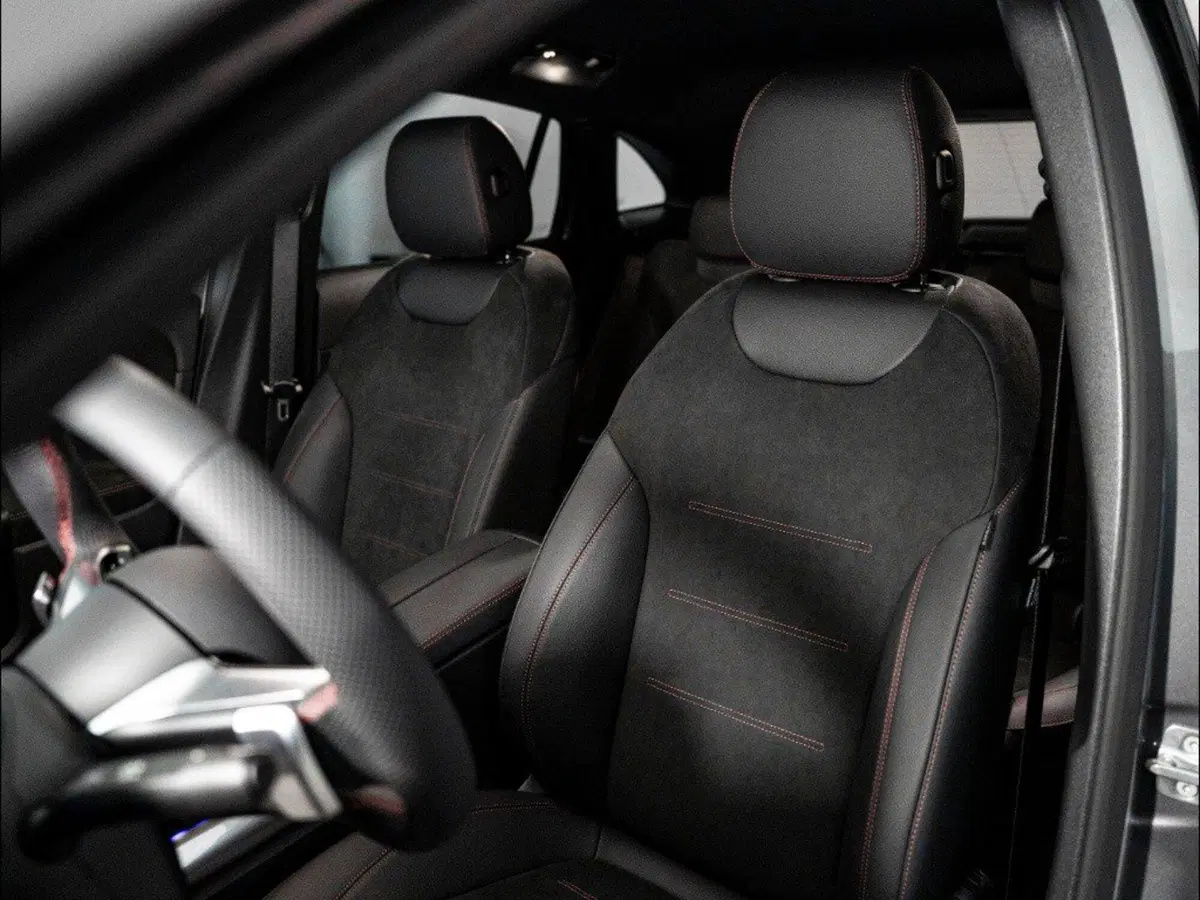 Mercedes-Benz GLA SUV nuova a Macerata (14)