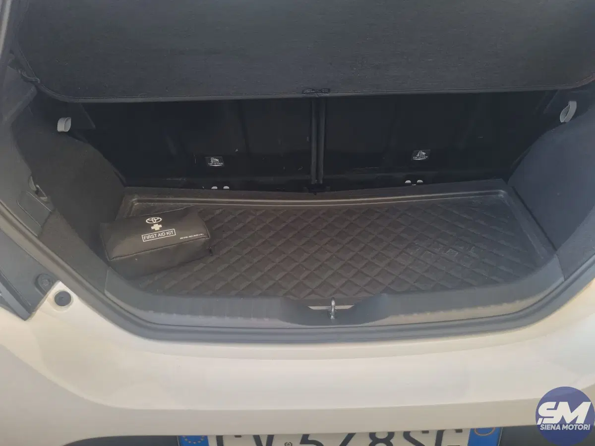 Toyota Aygo X usata a Siena (17)