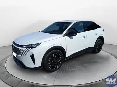 Peugeot 3008 73 kWh Allure 210cv del 2024 usata a Siena