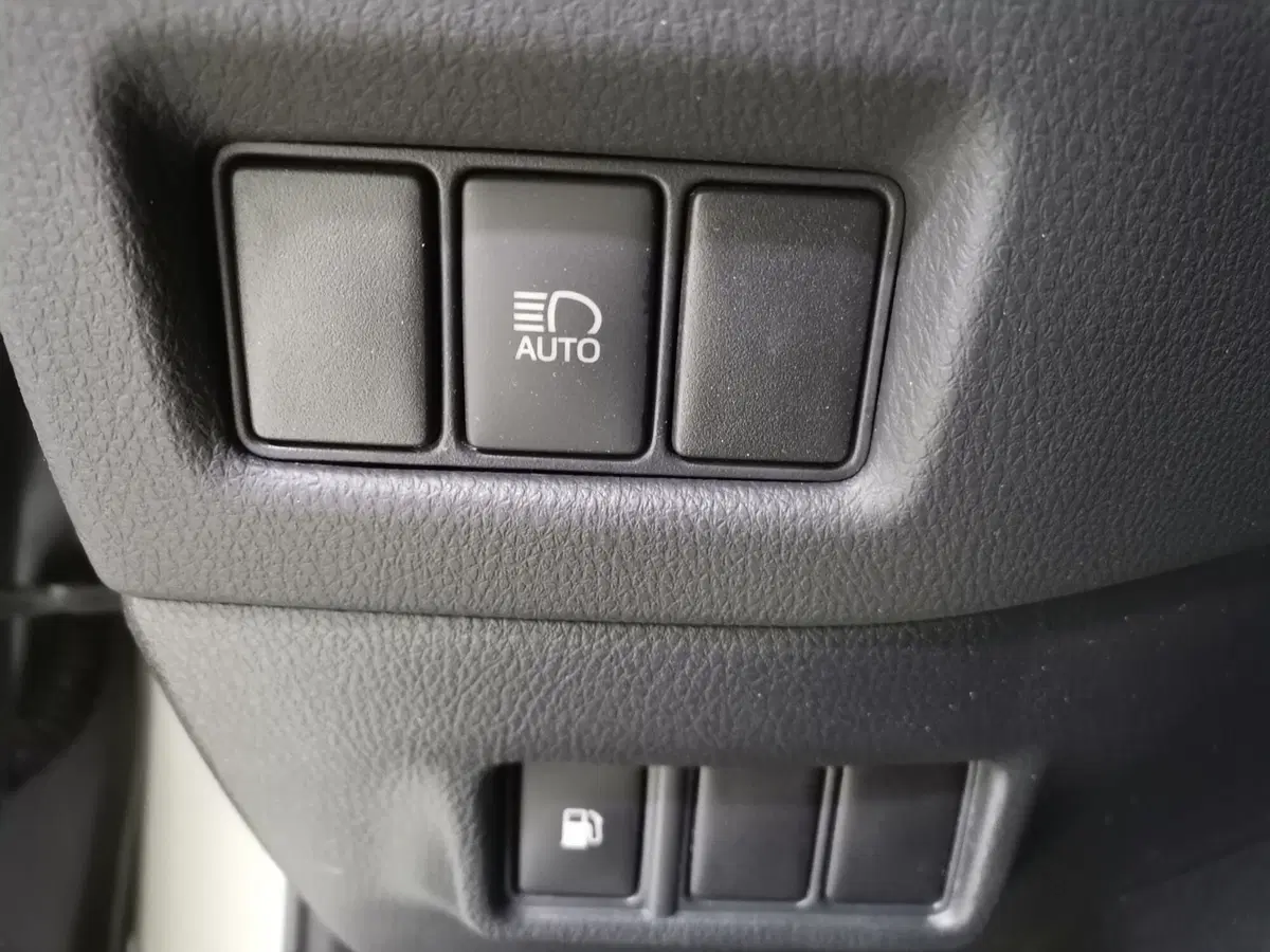 Toyota Toyota C-HR usata a Salerno (16)