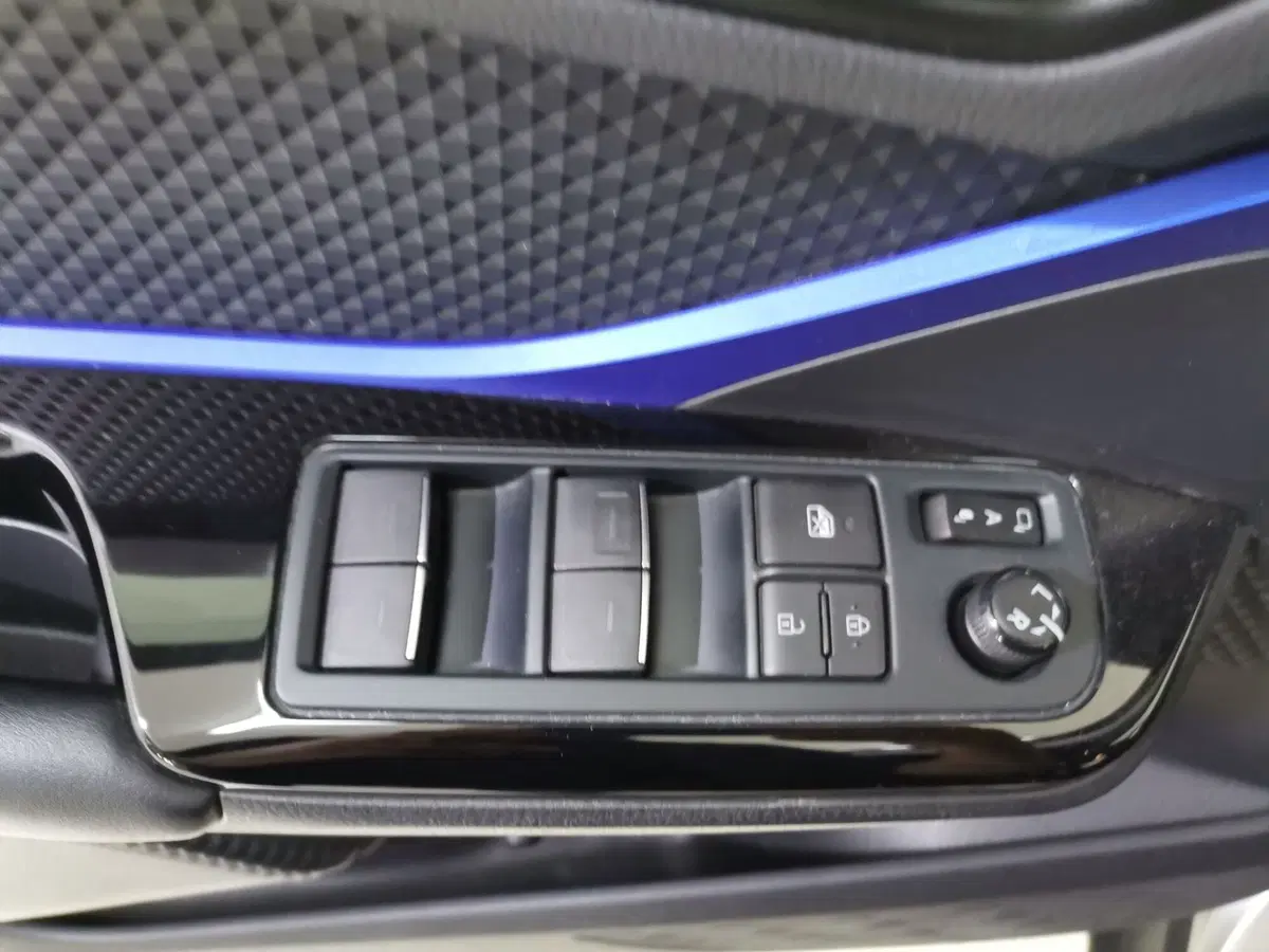 Toyota Toyota C-HR usata a Salerno (17)