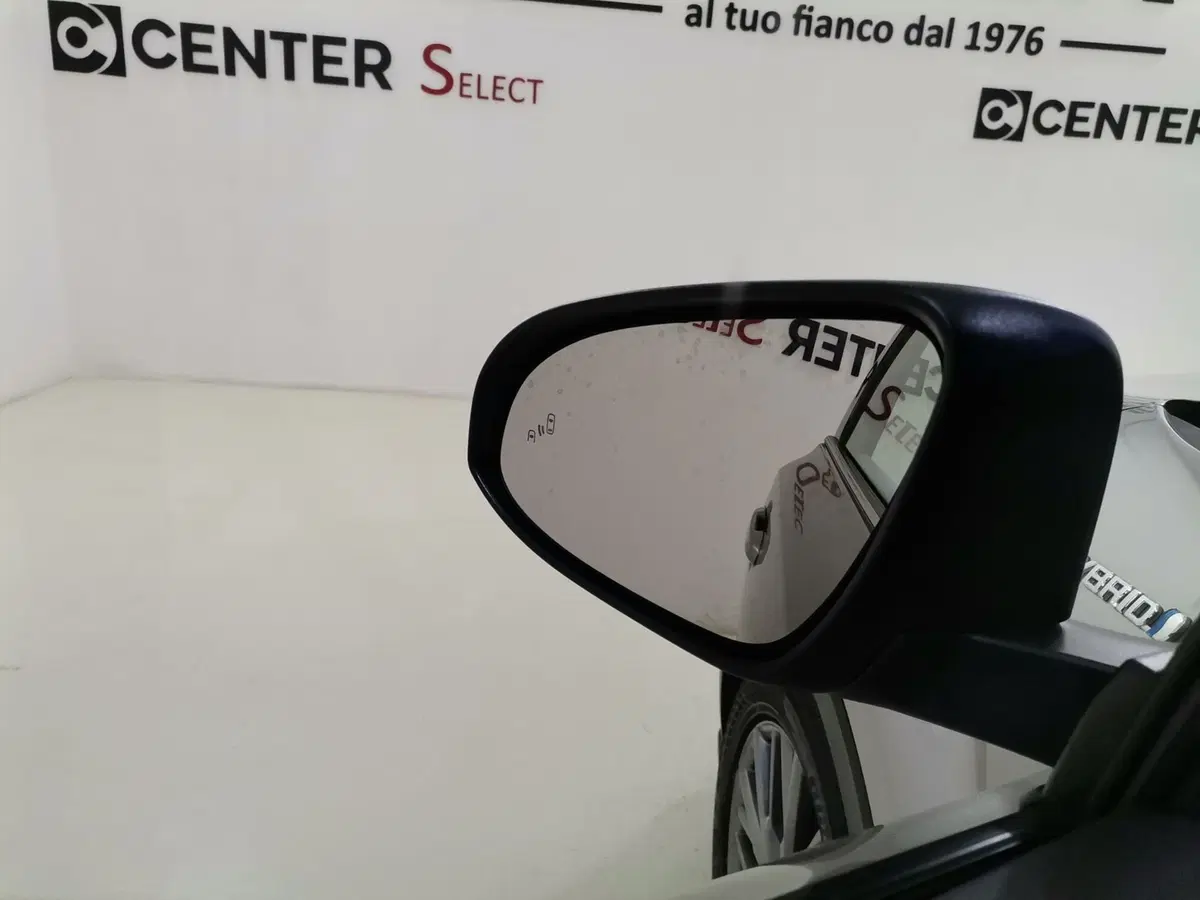 Toyota Toyota C-HR usata a Salerno (18)