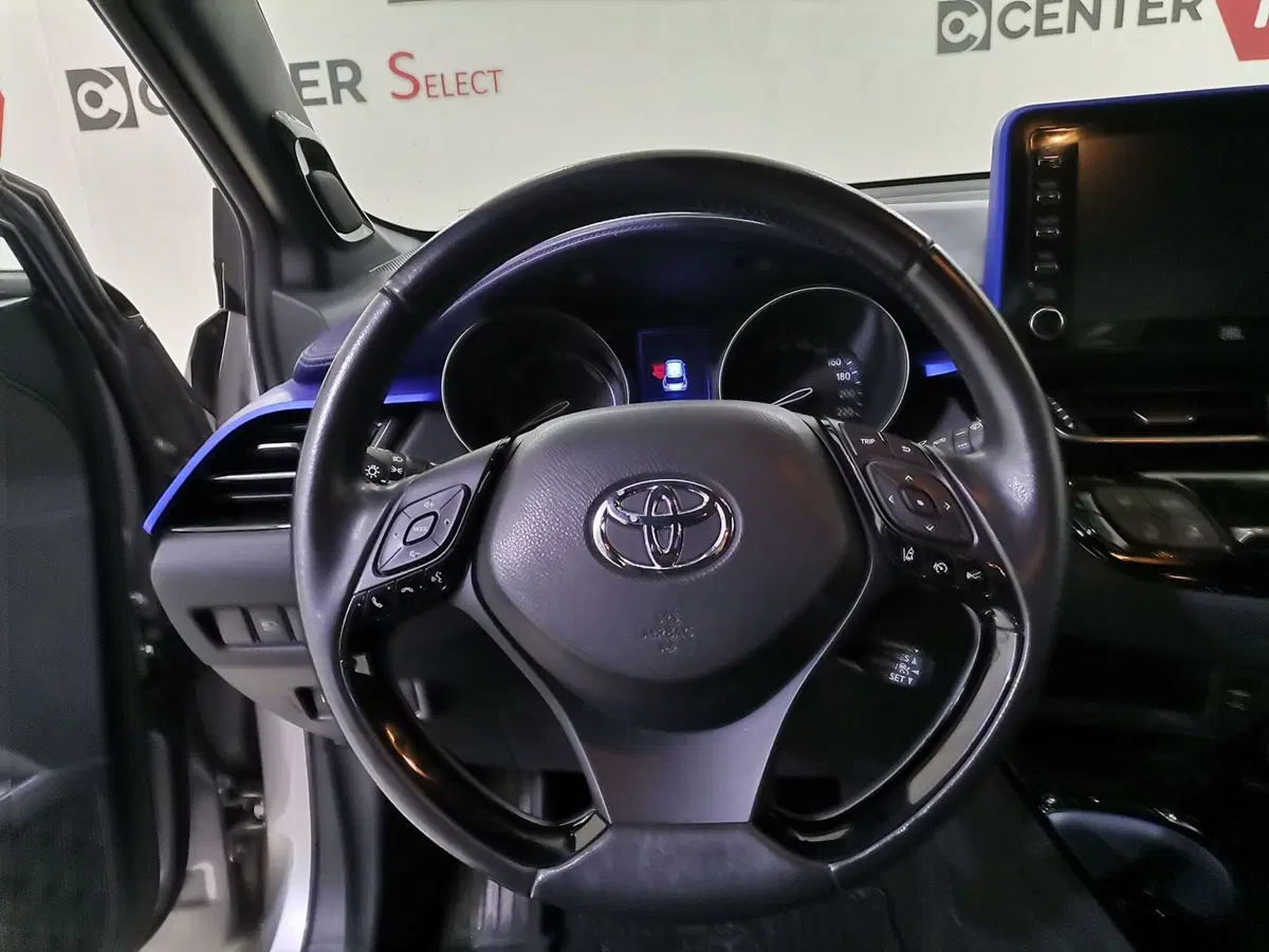 Toyota Toyota C-HR usata a Salerno (8)
