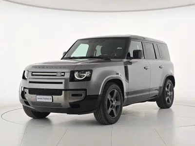 Land Rover Defender 130 3.0d i6 mhev SE awd 250cv auto 5p.ti del 2021 usata a Borgo San Dalmazzo