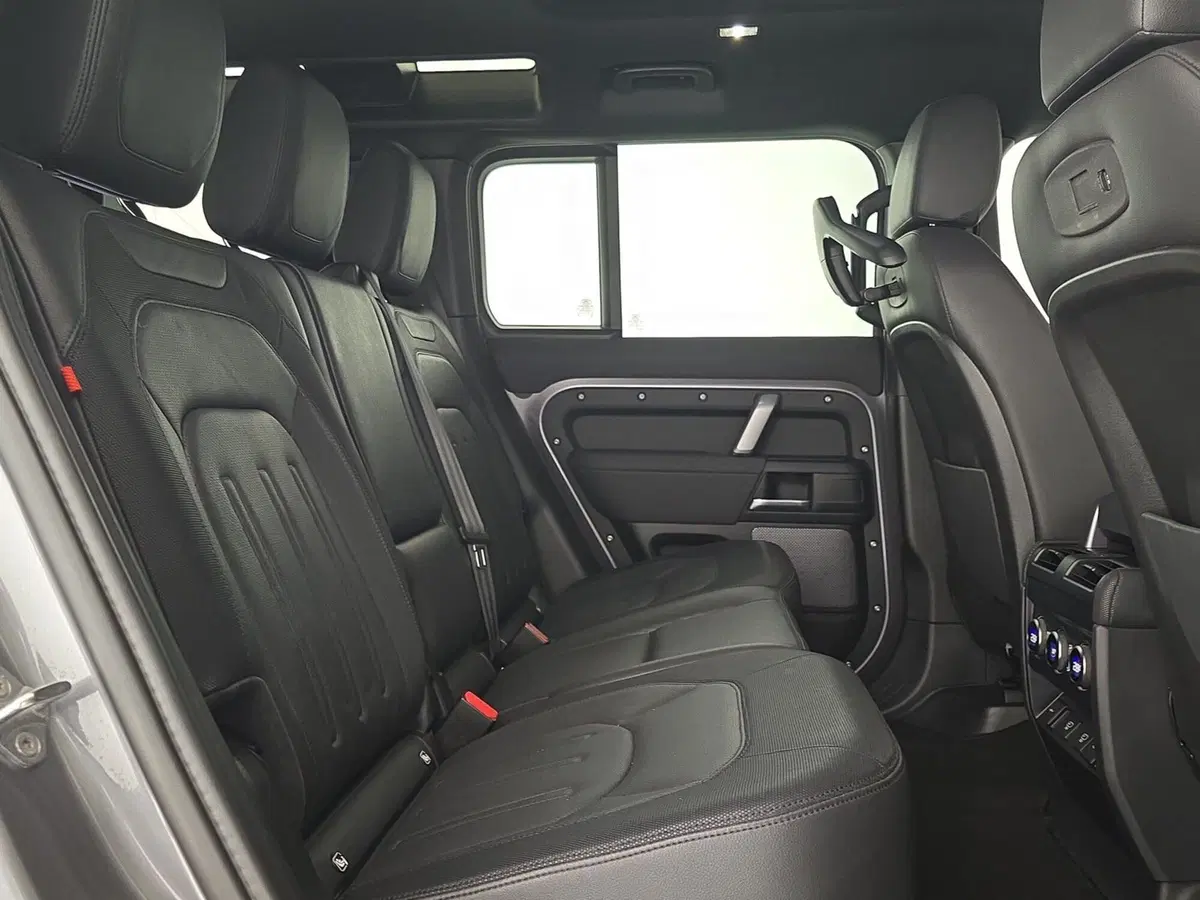 Land Rover Defender usata a Cuneo (13)
