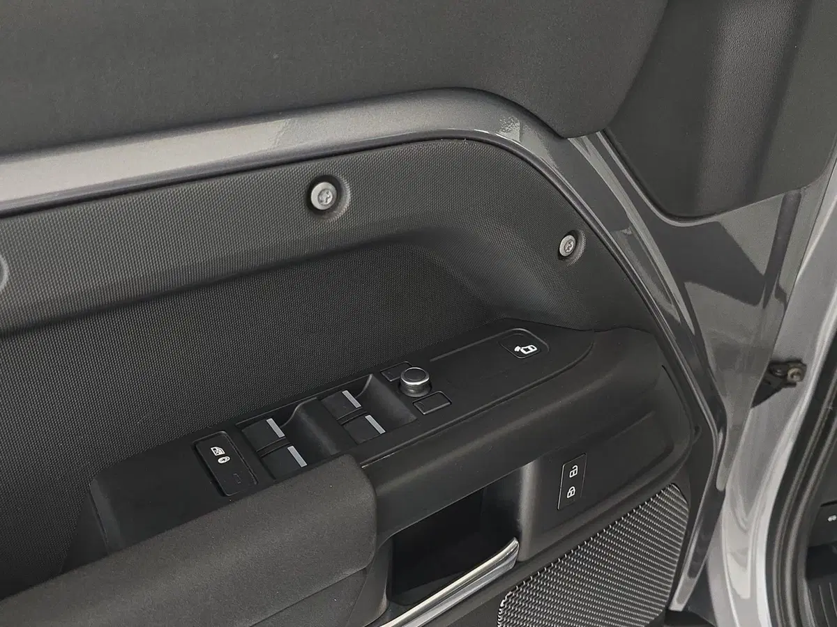 Land Rover Defender usata a Cuneo (17)