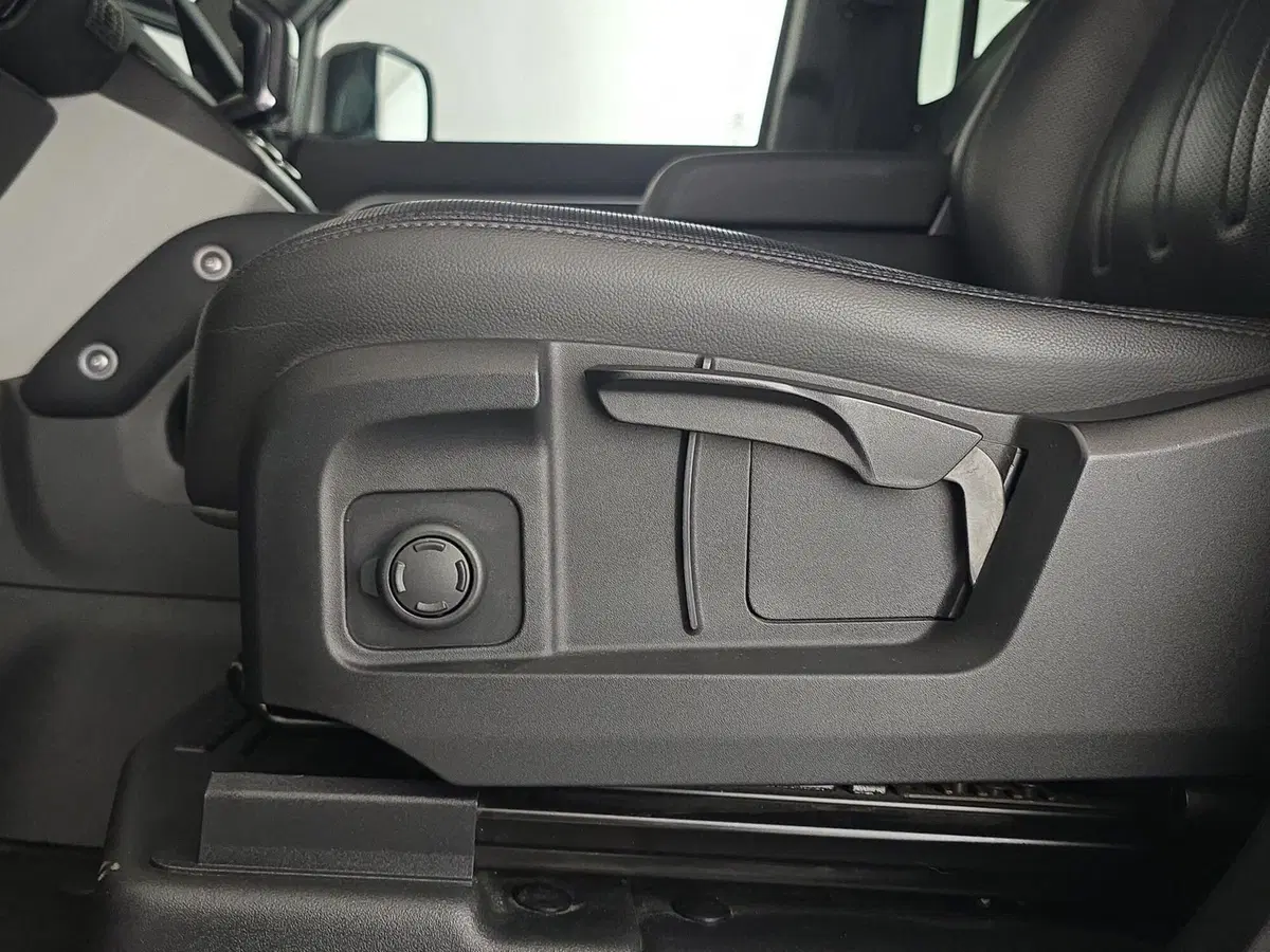 Land Rover Defender usata a Cuneo (18)