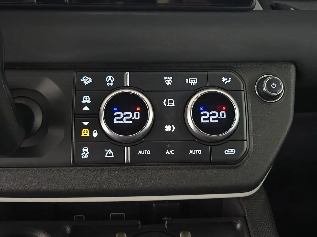 Land Rover Defender usata a Cuneo (19)