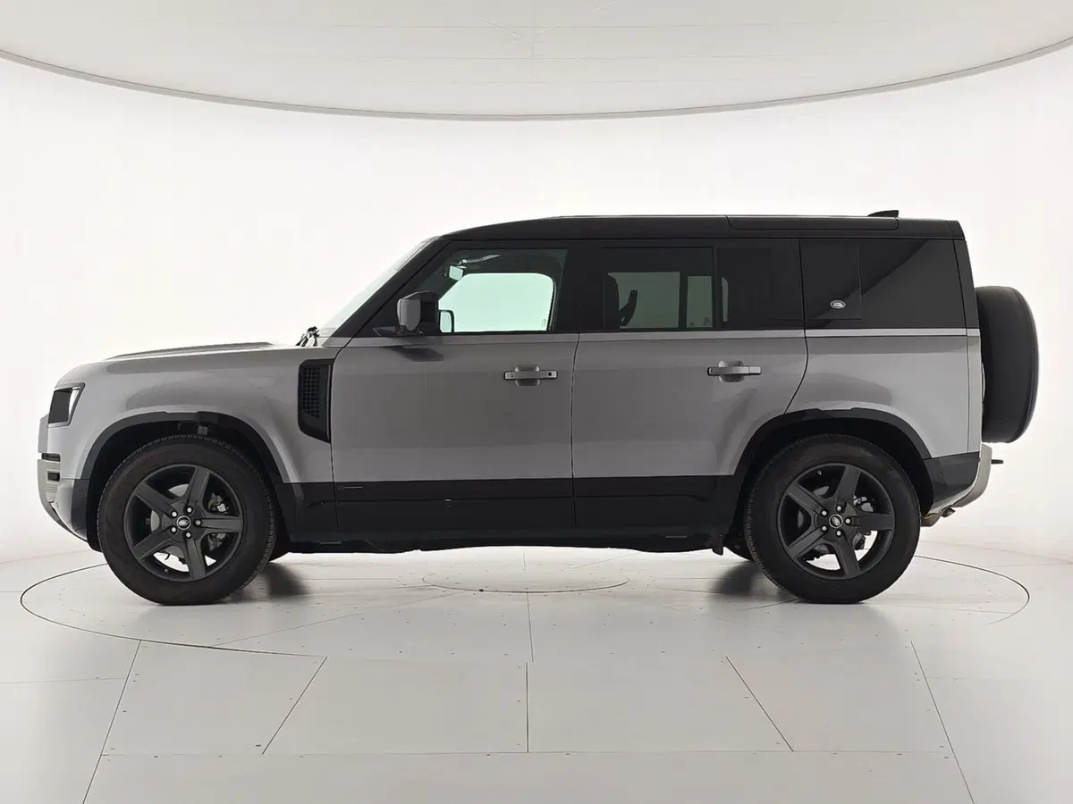Land Rover Defender usata a Cuneo (3)