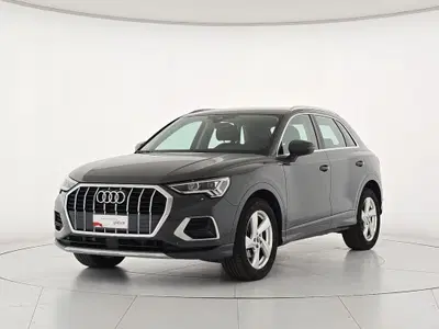 Audi Q3 35 2.0 tdi Business Advanced s-tronic del 2023 usata a Asti