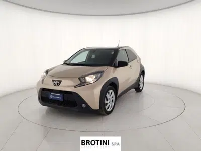 Toyota Aygo X 1.0 Trend Air 72cv s-cvt del 2022 usata a Massa