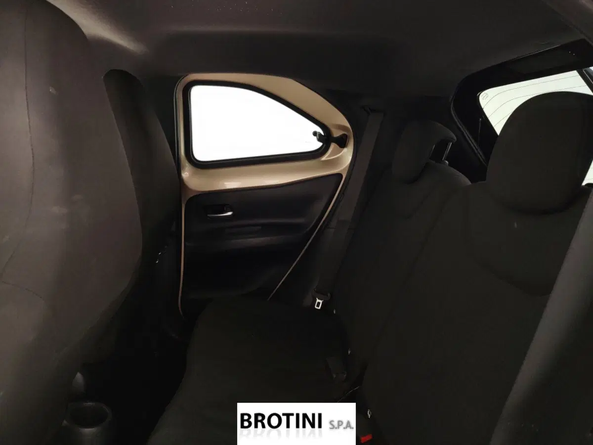 Toyota Aygo X usata a Massa-Carrara (10)