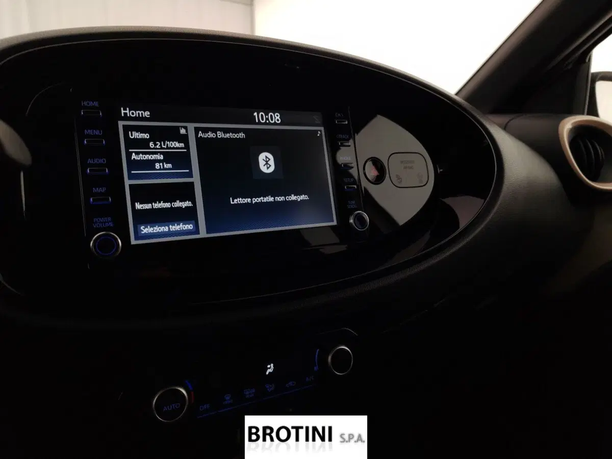 Toyota Aygo X usata a Massa-Carrara (12)