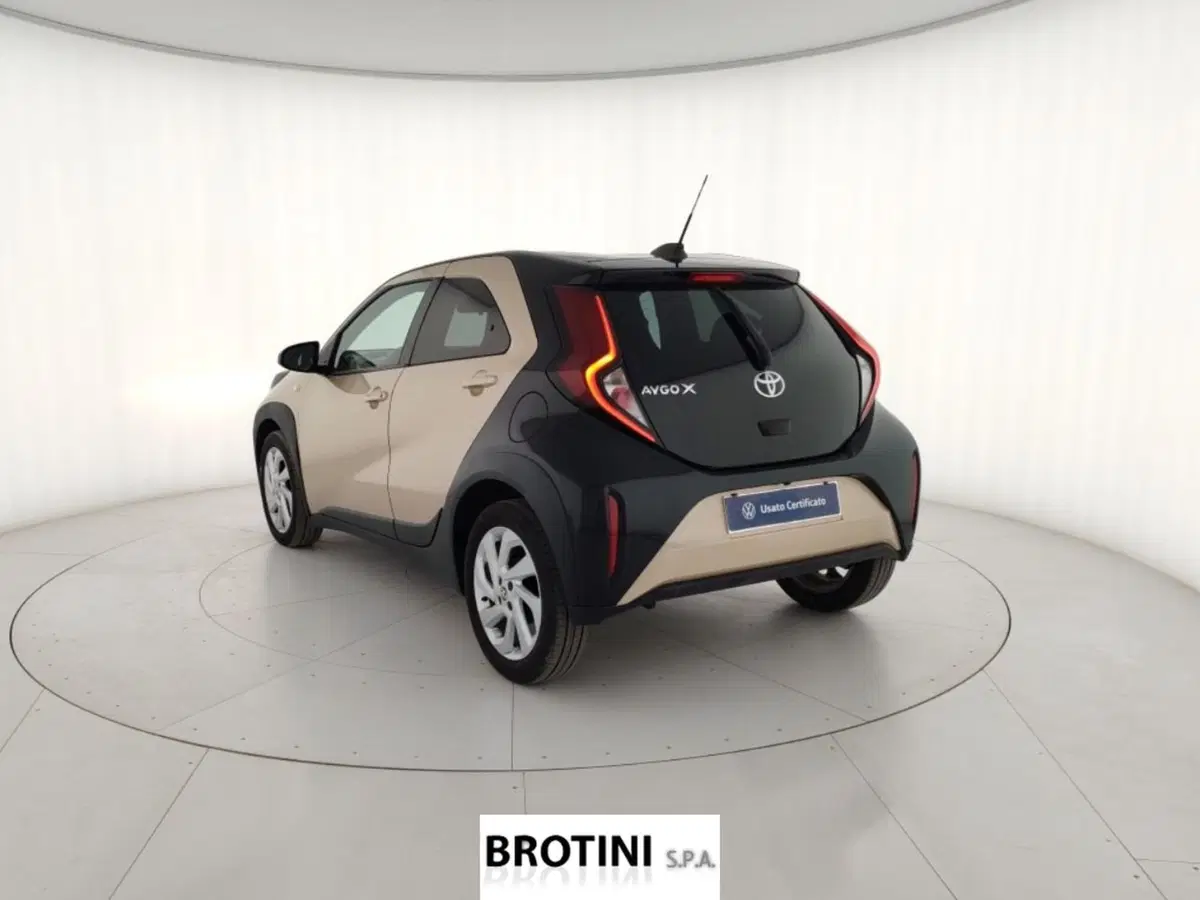 Toyota Aygo X usata a Massa-Carrara (2)