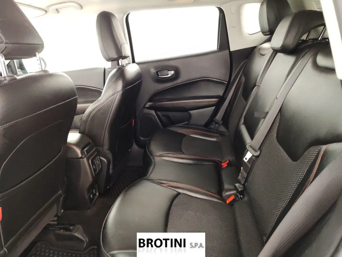 Jeep Compass usata a Massa-Carrara (10)