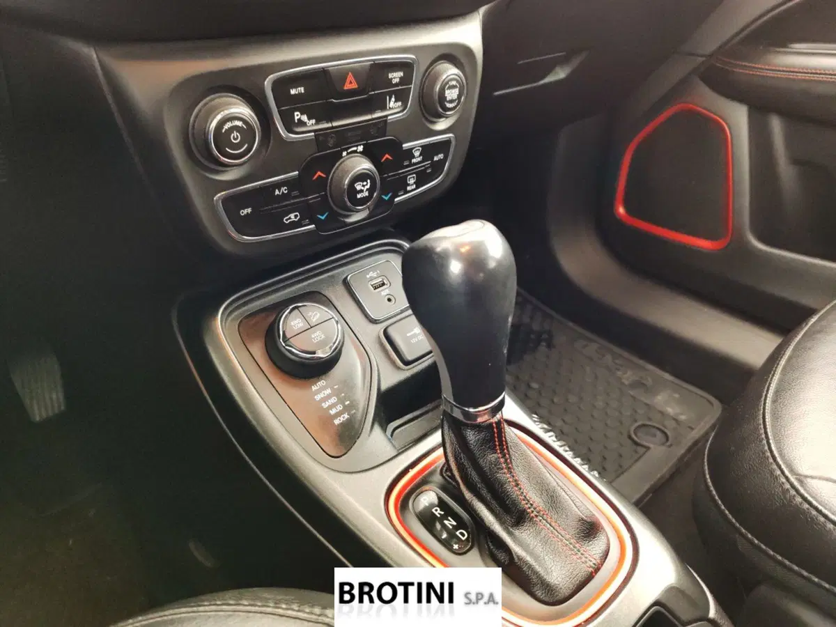 Jeep Compass usata a Massa-Carrara (11)