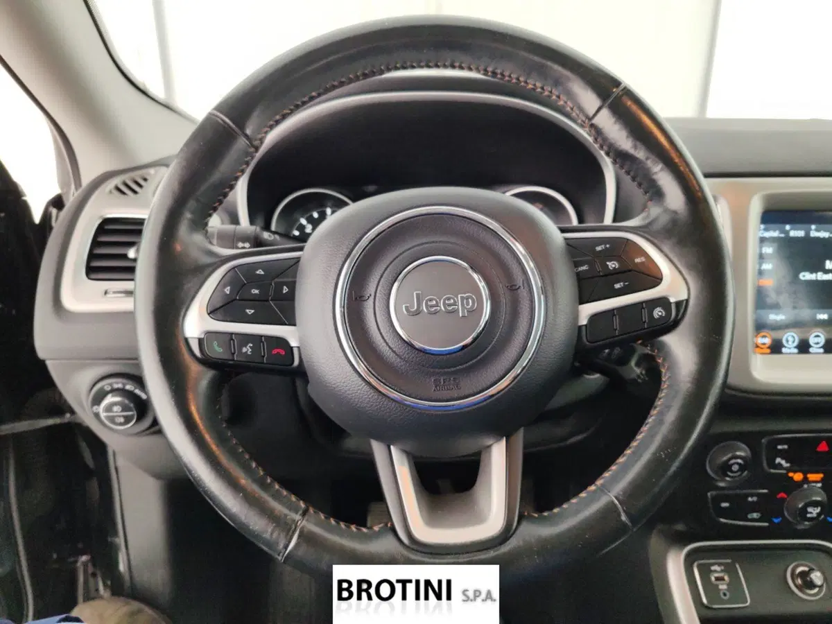 Jeep Compass usata a Massa-Carrara (14)