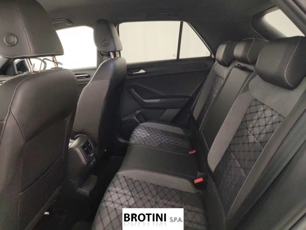 Volkswagen T-Roc usata a Massa-Carrara (11)