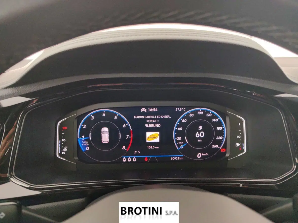 Volkswagen T-Roc usata a Massa-Carrara (14)