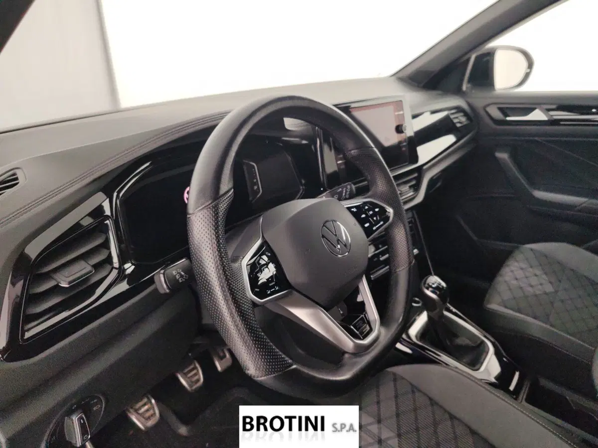 Volkswagen T-Roc usata a Massa-Carrara (9)