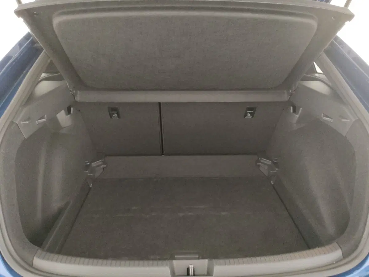 Volkswagen Taigo usata a Napoli (11)