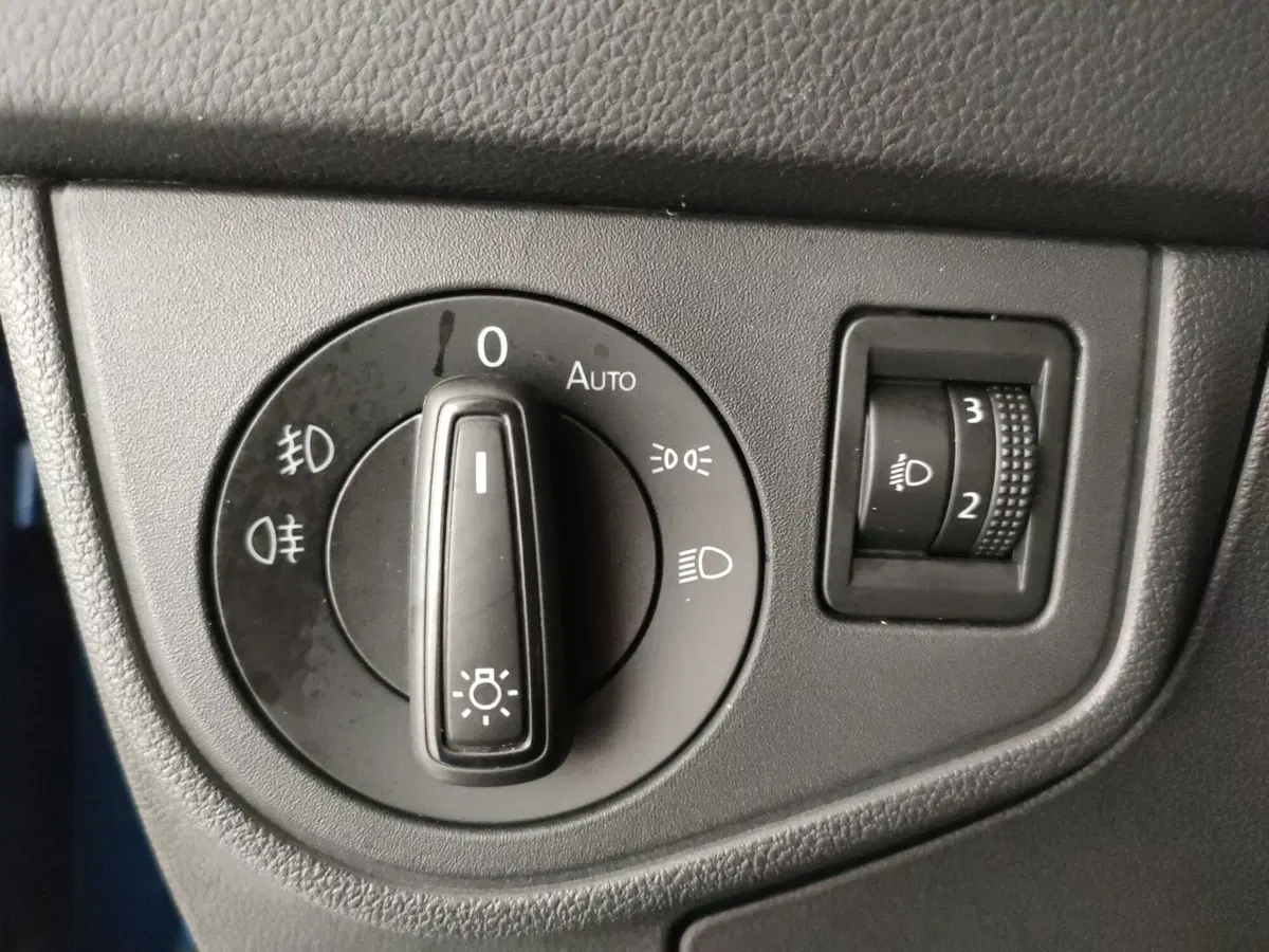 Volkswagen Taigo usata a Napoli (14)