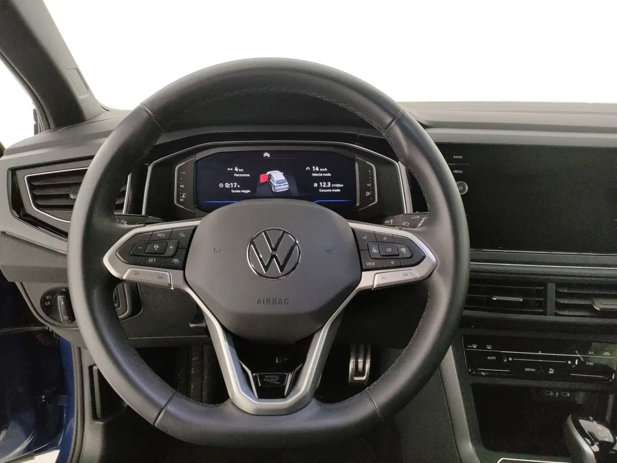 Volkswagen Taigo usata a Napoli (16)