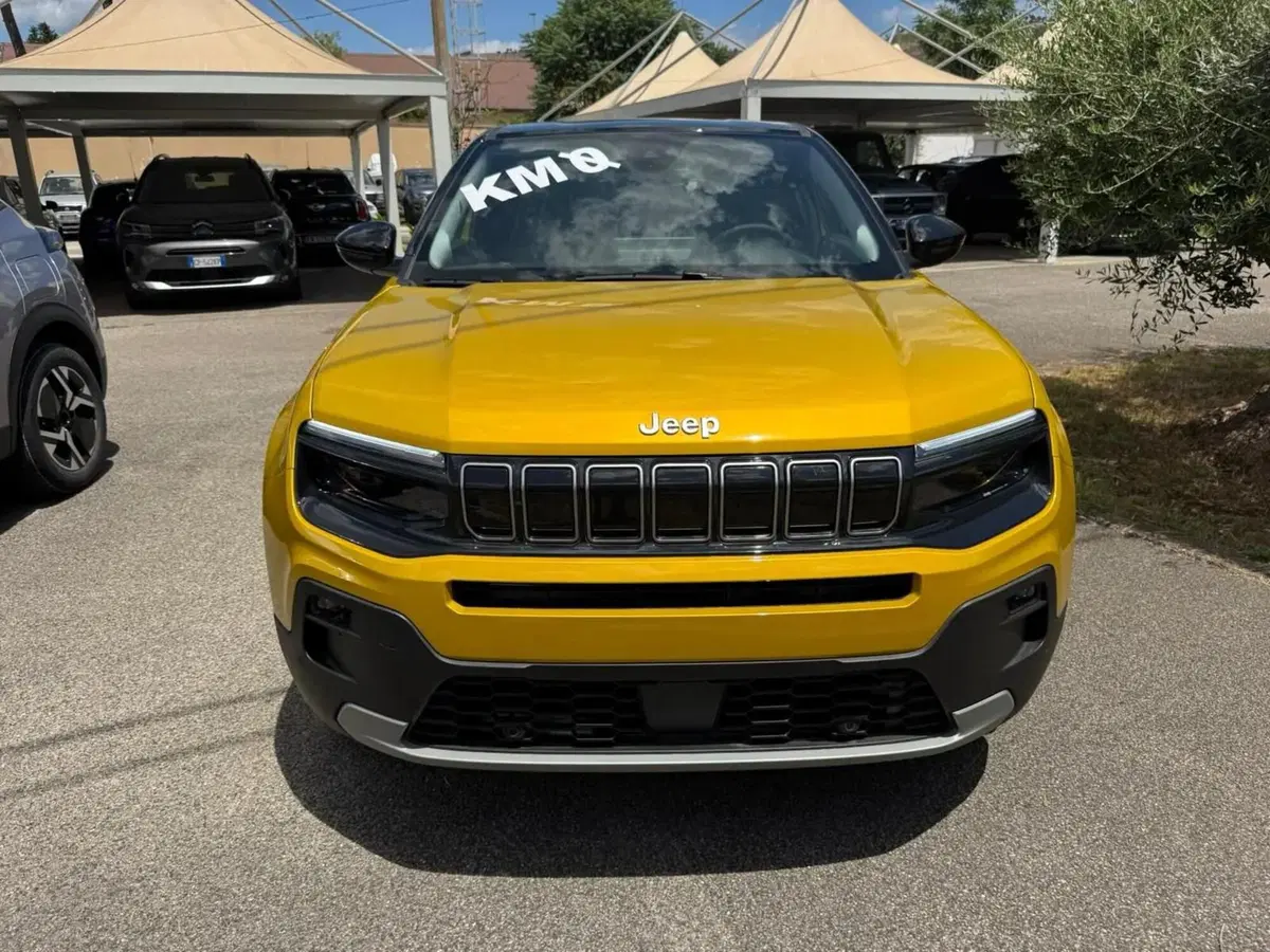 Jeep Avenger nuova a Salerno (2)
