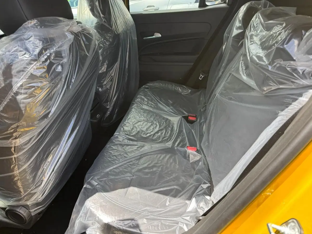 Jeep Avenger nuova a Salerno (7)